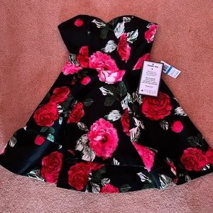 Prom Homecoming Dress Short Mini new with Tags Flowers B.Darlin Size 9/10